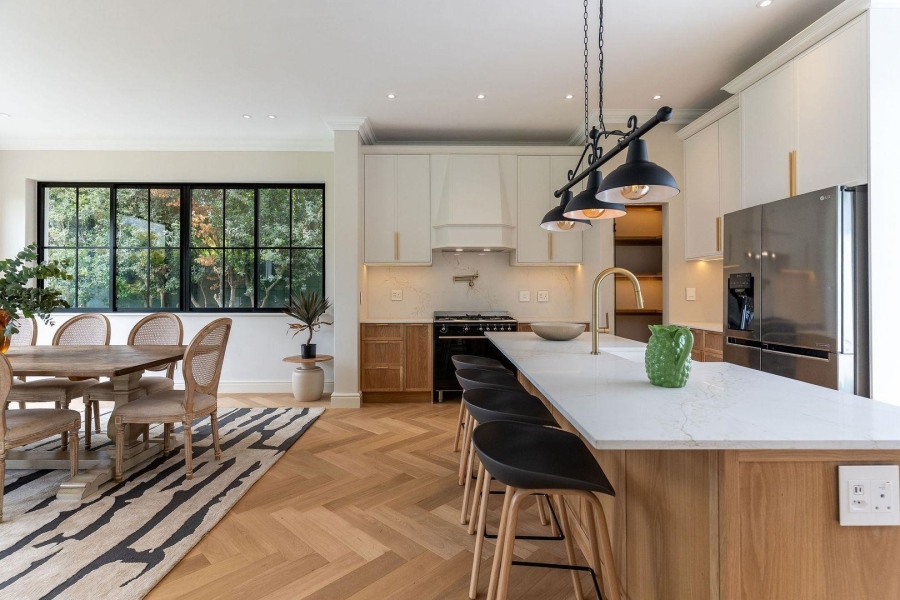 5 Bedroom Property for Sale in Constantia Western Cape